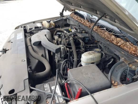 2004 Chevrolet Suburban LS z VIN 3GNFK16Z14G316015, wystawiony jako IAAI lot #43213272 z przebiegiem 106 147 mil mil oraz . Historia ofert i sprzedaży dostępna na DreamBid. Obrazek 10.