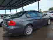 2008 BMW 3 Series 328i с VIN WBAVC53568FZ82916, выставлен на аукционе IAAI как лот 43433383 с пробегом 158 770 миль миль и . История ставок и продаж доступна на DreamBid. Изображение 4.