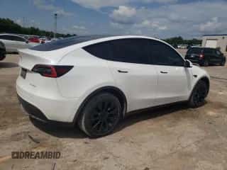 2021 Tesla Model Y Long Range with VIN 5YJYGDEE5MF111550, listed as a Copart auction lot 61527244 with 56,419 mi miles and Salvage title. Bid and sale history available at DreamBid. Image 3.