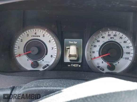 2017 Toyota Sienna SE with VIN 5TDXZ3DC8HS796970, listed as a IAAI auction lot 42272964 with 114,237 mi miles and . Bid and sale history available at DreamBid. Image 7.