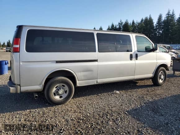 2017 Chevrolet Express Passenger LT with VIN 1GAZGPFG3H1108188, listed as a Copart auction lot 80821115 with 86,586 mi miles and Non repairable. Bid and sale history available at DreamBid. Image 3.