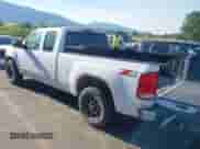 2007 GMC Sierra 1500 Work Truck z VIN 1GTEK19067Z584984, wystawiony jako IAAI lot #42665256 z przebiegiem 421 447 mil mil oraz . Historia ofert i sprzedaży dostępna na DreamBid. Obrazek 3.