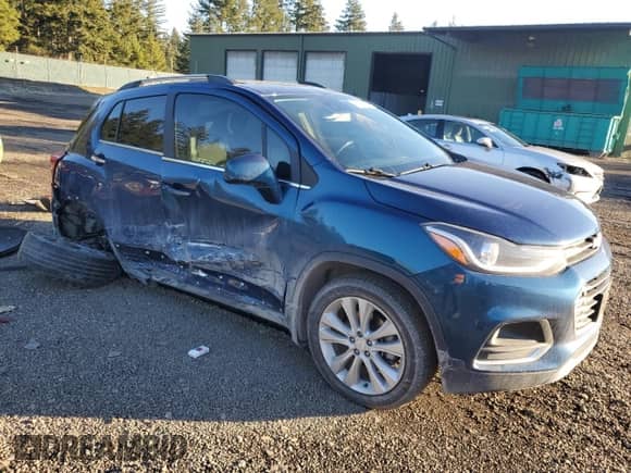 2020 Chevrolet Trax Premier with VIN 3GNCJRSBXLL215719, listed as a Copart auction lot 44802975 with 78,008 mi miles and Salvage title. Bid and sale history available at DreamBid. Image 4.