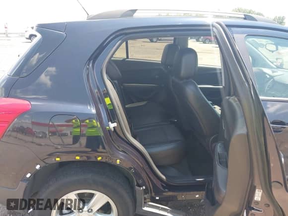 2021 Chevrolet Trax LT с VIN KL7CJPSBXMB331984, выставлен на аукционе IAAI как лот 42962594 с пробегом 70 835 миль миль и . История ставок и продаж доступна на DreamBid. Изображение 8.