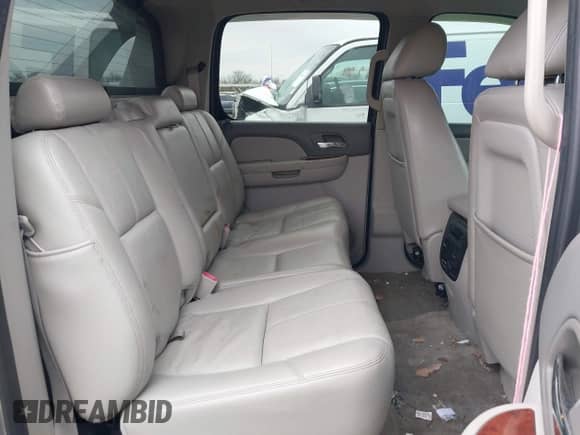 2011 Chevrolet Avalanche LT с VIN 3GNTKFE39BG212642, выставлен на аукционе IAAI как лот 41951335 с пробегом 221 950 миль миль и . История ставок и продаж доступна на DreamBid. Изображение 8.