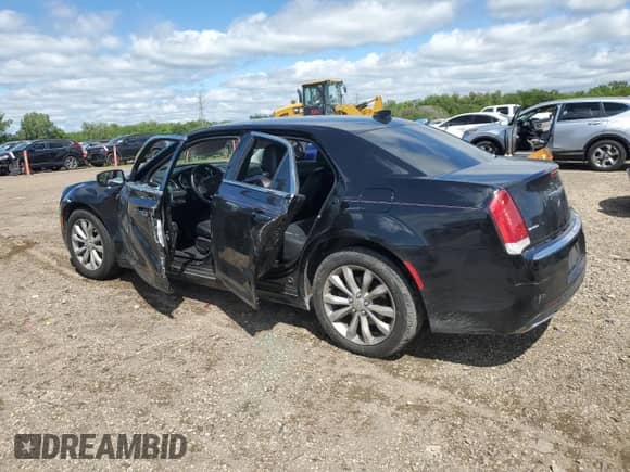 2016 Chrysler 300 Anniversary Edition с VIN 2C3CCARG0GH220677, выставлен на аукционе Copart как лот 69740125 с пробегом 68 385 миль миль и Списание • Salvage title. История ставок и продаж доступна на DreamBid. Изображение 2.