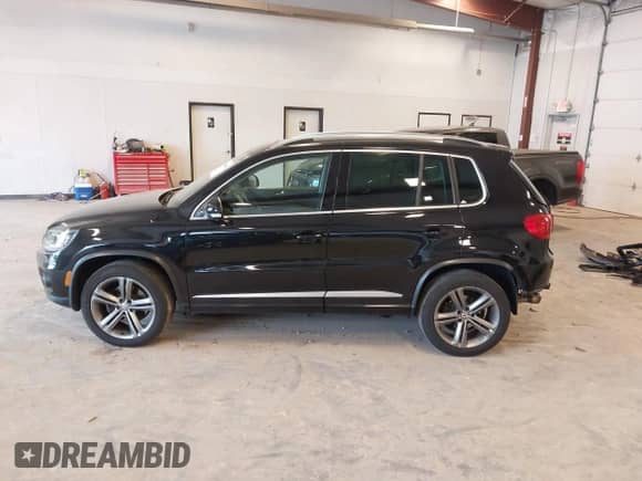 2017 Volkswagen Tiguan Sport с VIN WVGUV7AX7HK014285, выставлен на аукционе IAAI как лот 43098002 с пробегом 103 573 миль миль и . История ставок и продаж доступна на DreamBid. Изображение 14.