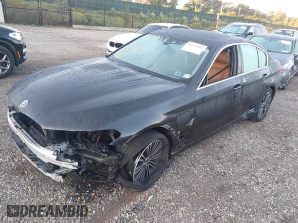 2019 BMW 5 Series 530e xDrive z VIN WBAJB1C54KB375146, wystawiony jako IAAI lot #43233813 z przebiegiem 79 646 mil mil oraz . Historia ofert i sprzedaży dostępna na DreamBid. Obrazek 18.