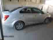 2012 Chevrolet Sonic LT с VIN 1G1JC5SH6C4119222, выставлен на аукционе Copart как лот 81915325 с пробегом 140 917 миль миль и Списание • Salvage title. История ставок и продаж доступна на DreamBid. Изображение 3.