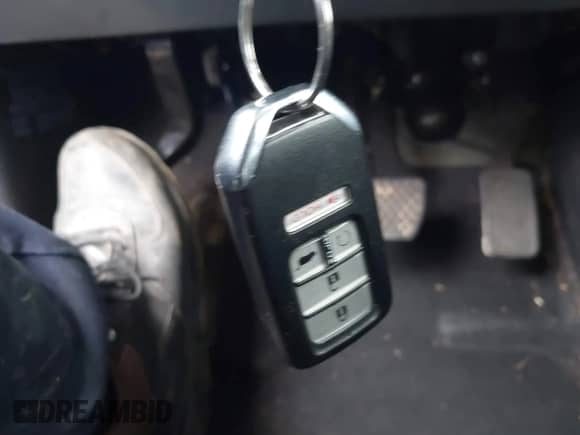 2022 Honda Pilot Elite with VIN 5FNYF6H03NB085997, listed as a IAAI auction lot 41823176 with 21,646 mi miles and . Bid and sale history available at DreamBid. Image 11.