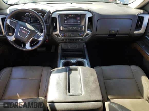 2015 GMC Sierra 1500 SLT z VIN 3GTU2VEC9FG274541, wystawiony jako Copart lot #86776765 z przebiegiem 261 326 mil mil oraz Szkoda całkowita • Salvage title. Historia ofert i sprzedaży dostępna na DreamBid. Obrazek 8.
