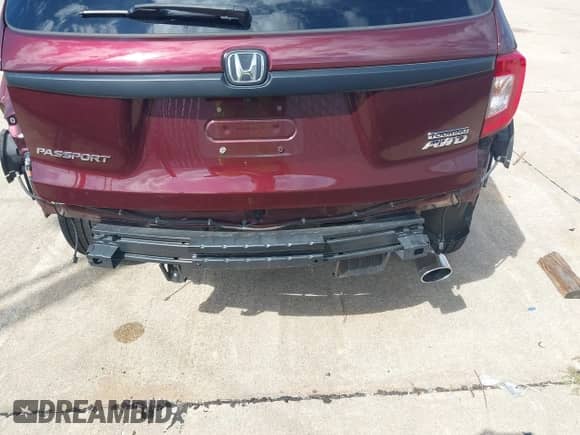 2021 Honda Passport Touring with VIN 5FNYF8H95MB039239, listed as a IAAI auction lot 43305509 with 55,084 mi miles and . Bid and sale history available at DreamBid. Image 20.