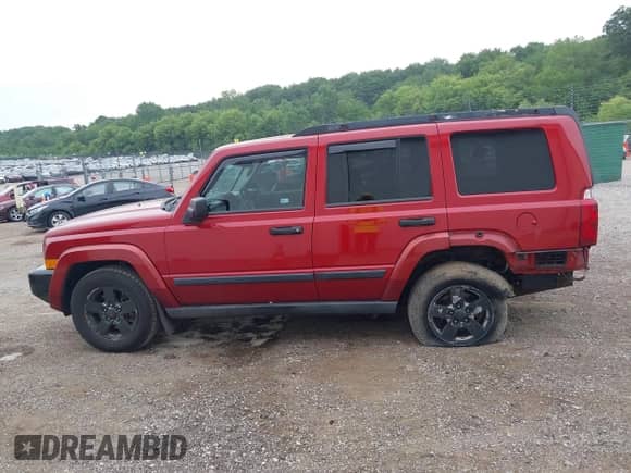 2006 Jeep Commander с VIN 1J8HG48K16C231811, выставлен на аукционе IAAI как лот 42811376 с пробегом 248 995 миль миль и . История ставок и продаж доступна на DreamBid. Изображение 14.