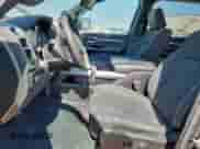 2019 Ram 1500 Big Horn z VIN 1C6SRFFT9KN637534, wystawiony jako Copart lot #61280875 z przebiegiem 70 178 mil mil oraz Czysty tytuł • Clean title. Historia ofert i sprzedaży dostępna na DreamBid. Obrazek 7.