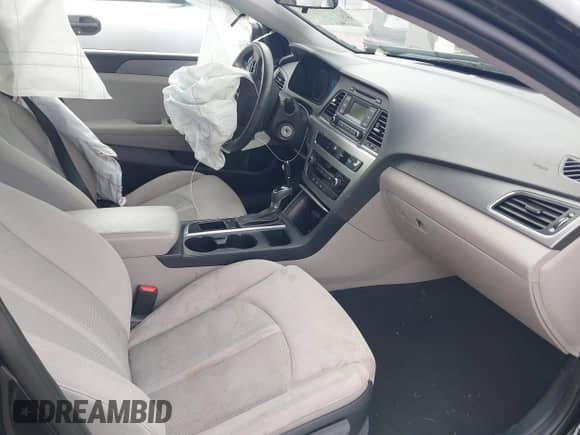 2017 Hyundai Sonata SE с VIN 5NPE24AF5HH521255, выставлен на аукционе IAAI как лот 41298193 с пробегом 145 452 миль миль и . История ставок и продаж доступна на DreamBid. Изображение 5.