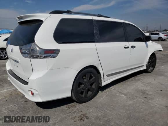 2011 Toyota Sienna SE with VIN 5TDXK3DC1BS105239, listed as a Copart auction lot 67643005 with 213,548 mi miles and Salvage title. Bid and sale history available at DreamBid. Image 3.