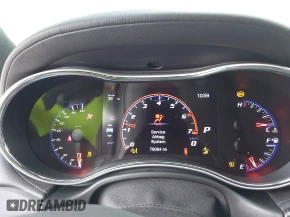 2016 Jeep Grand Cherokee SRT z VIN 1C4RJFDJ7GC324808, wystawiony jako IAAI lot #41718684 z przebiegiem 76 084 mil mil oraz . Historia ofert i sprzedaży dostępna na DreamBid. Obrazek 7.