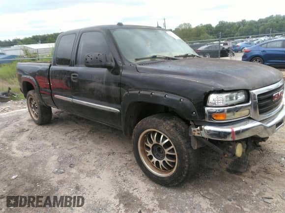 2005 GMC Sierra 1500 SLE with VIN 1GTEK19ZX5Z310277, listed as a IAAI auction lot 42948424 with 293,724 mi miles and . Bid and sale history available at DreamBid. Image 1.