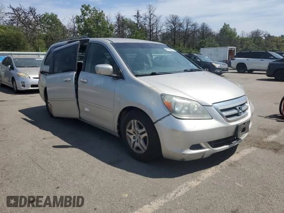 2005 Honda Odyssey EX z VIN 5FNRL38435B422439, wystawiony jako Copart lot #67848265 z przebiegiem 181 848 mil mil oraz Szkoda całkowita • Salvage title. Historia ofert i sprzedaży dostępna na DreamBid. Obrazek 4.