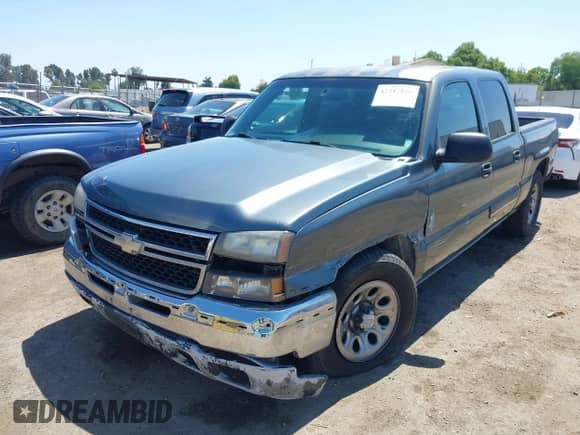 2006 Chevrolet Silverado 1500 LT2 z VIN 2GCEC13TX61157587, wystawiony jako IAAI lot #42217816 z przebiegiem 231 426 mil mil oraz . Historia ofert i sprzedaży dostępna na DreamBid. Obrazek 19.