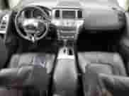 2011 Nissan Murano SV z VIN JN8AZ1MU8BW061419, wystawiony jako Copart lot #54622505 z przebiegiem 139 764 mil mil oraz Szkoda całkowita • Salvage title. Historia ofert i sprzedaży dostępna na DreamBid. Obrazek 8.