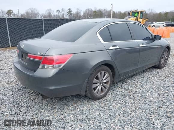 2011 Honda Accord EX z VIN 1HGCP3F78BA018033, wystawiony jako IAAI lot #41316916 z przebiegiem 344 941 mil mil oraz . Historia ofert i sprzedaży dostępna na DreamBid. Obrazek 4.