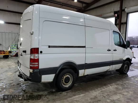 2008 Dodge Sprinter with VIN WD0PE745085294147, listed as a Copart auction lot 43046305 with 195,278 mi miles and Salvage title. Bid and sale history available at DreamBid. Image 3.