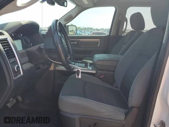 2013 Ram 1500 SLT z VIN 1C6RR7TT4DS662466, wystawiony jako Copart lot #53297224 z przebiegiem 149 594 mil mil oraz Czysty tytuł • Clean title. Historia ofert i sprzedaży dostępna na DreamBid. Obrazek 7.