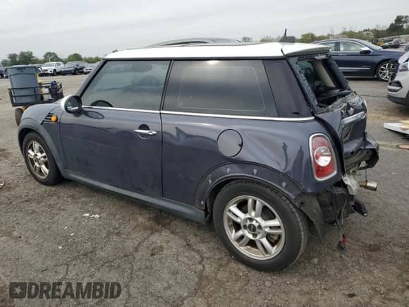 2013 MINI Hardtop с VIN WMWSU3C55DT681229, выставлен на аукционе Copart как лот 81660785 с пробегом 58 932 миль миль и Списание • Salvage title. История ставок и продаж доступна на DreamBid. Изображение 2.