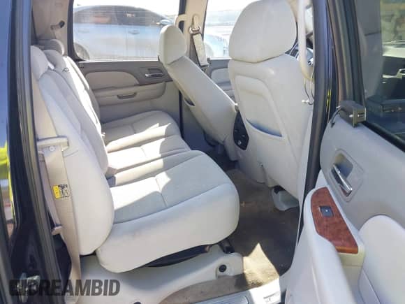 2007 Chevrolet Avalanche LTZ with VIN 3GNEC12J67G110914, listed as a IAAI auction lot 41933097 with 197,230 mi miles and . Bid and sale history available at DreamBid. Image 8.