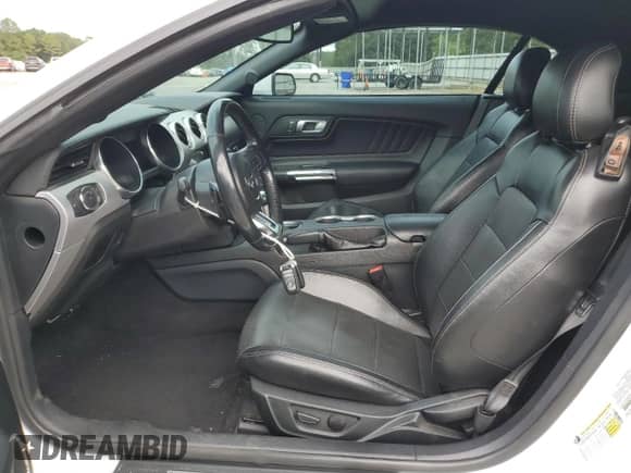 2020 Ford Mustang EcoBoost Premium z VIN 1FATP8UH1L5131605, wystawiony jako Copart lot #84627845 z przebiegiem 89 939 mil mil oraz Szkoda całkowita • Salvage title. Historia ofert i sprzedaży dostępna na DreamBid. Obrazek 7.