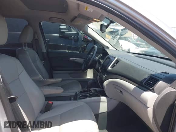 2017 Honda Pilot EX-L z VIN 5FNYF5H5XHB028724, wystawiony jako IAAI lot #42805271 z przebiegiem 144 135 mil mil oraz . Historia ofert i sprzedaży dostępna na DreamBid. Obrazek 5.