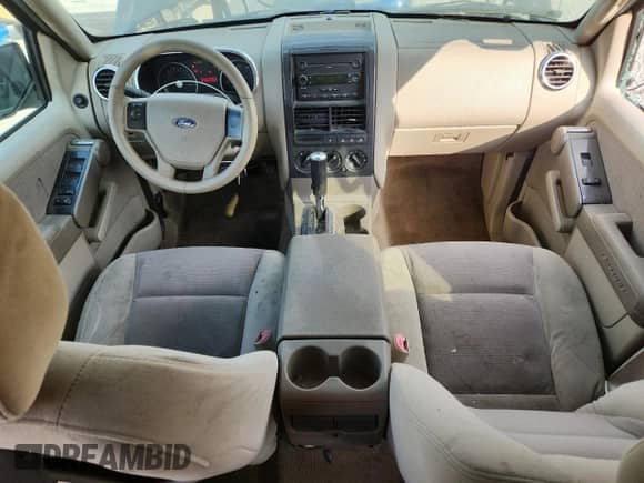 2007 Ford Explorer XLT with VIN 1FMEU73E67UB72817, listed as a Copart auction lot 85917695 with 172,754 mi miles and Salvage title. Bid and sale history available at DreamBid. Image 8.