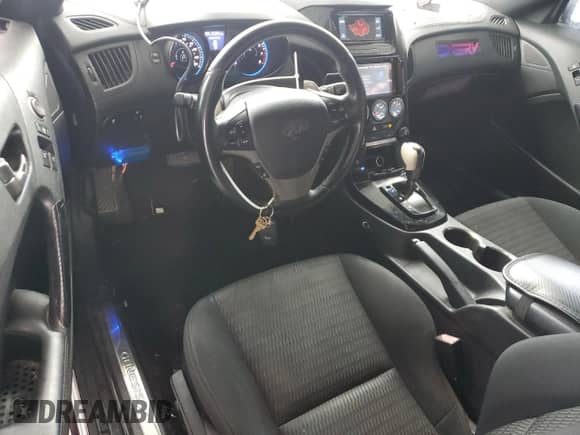 2016 Hyundai Genesis Coupe 3.8L Base z VIN KMHHT6KJ0GU135142, wystawiony jako Copart lot #90144965 z przebiegiem 121 891 mil mil oraz Szkoda całkowita • Salvage title. Historia ofert i sprzedaży dostępna na DreamBid. Obrazek 8.