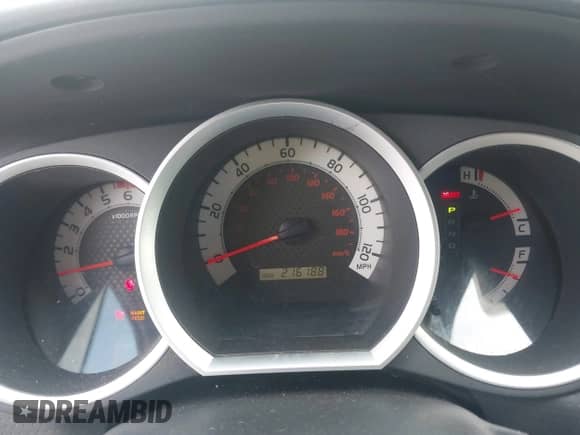 2013 Toyota Tacoma PreRunner z VIN 5TFJX4GN1DX017220, wystawiony jako IAAI lot #43395144 z przebiegiem 216 188 mil mil oraz . Historia ofert i sprzedaży dostępna na DreamBid. Obrazek 7.