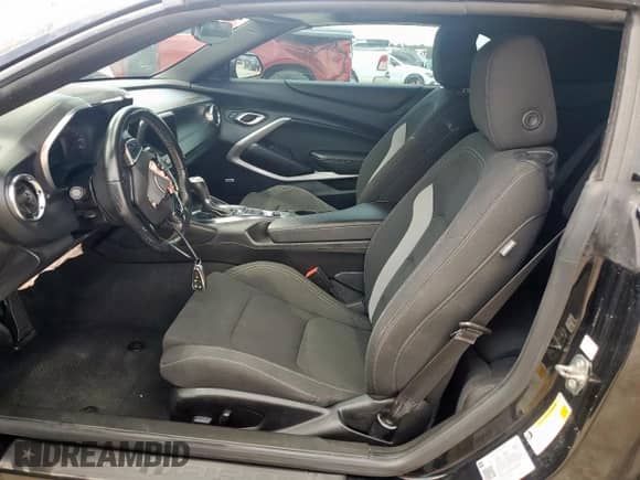 2023 Chevrolet Camaro LT1 z VIN 1G1FF3D76P0119918, wystawiony jako Copart lot #65188525 z przebiegiem 34 827 mil mil oraz Szkoda całkowita • Salvage title. Historia ofert i sprzedaży dostępna na DreamBid. Obrazek 7.