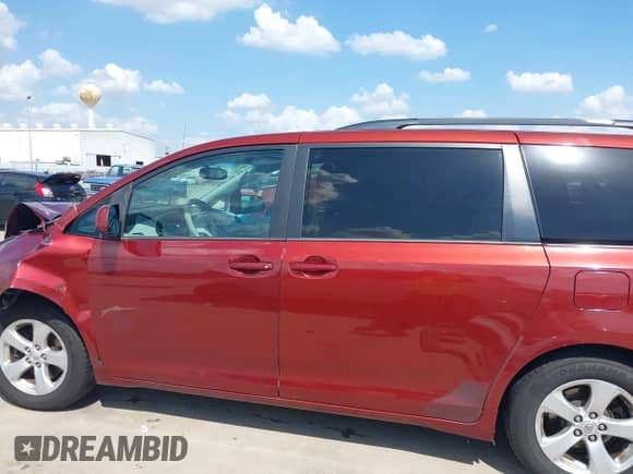 2013 Toyota Sienna LE AAS with VIN 5TDKK3DC8DS352223, listed as a IAAI auction lot 43113867 with 224,406 mi miles and . Bid and sale history available at DreamBid. Image 15.