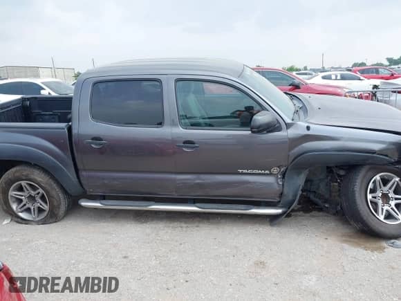 2014 Toyota Tacoma PreRunner z VIN 5TFJX4GN0EX027383, wystawiony jako IAAI lot #42299753 z przebiegiem 194 136 mil mil oraz . Historia ofert i sprzedaży dostępna na DreamBid. Obrazek 13.