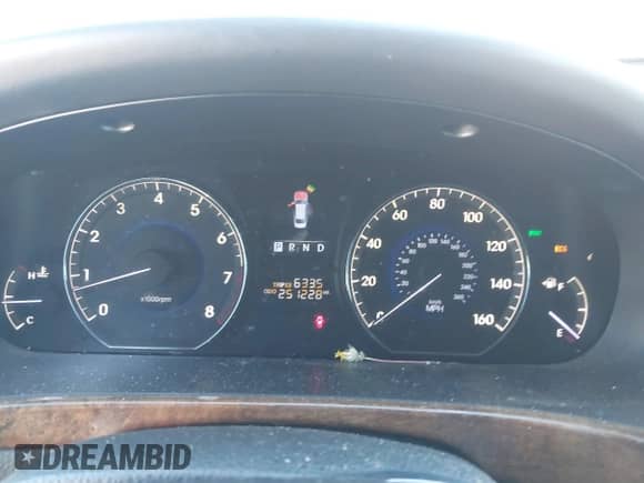 2011 Hyundai Equus Signature z VIN KMHGH4JF1BU034473, wystawiony jako IAAI lot #41263133 z przebiegiem 251 228 mil mil oraz . Historia ofert i sprzedaży dostępna na DreamBid. Obrazek 7.