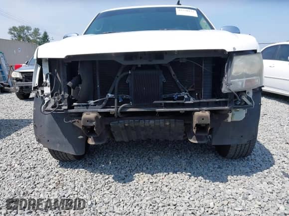2008 Chevrolet Suburban 3LT with VIN 3GNFC16J58G187869, listed as a IAAI auction lot 42570472 with 223,077 mi miles and . Bid and sale history available at DreamBid. Image 6.