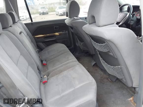 2006 Honda Pilot EX z VIN 2HKYF18466H543976, wystawiony jako IAAI lot #43285260 z przebiegiem 175 102 mil mil oraz . Historia ofert i sprzedaży dostępna na DreamBid. Obrazek 8.