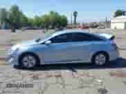 2015 Hyundai Sonata z VIN KMHEC4A43FA130892, wystawiony jako IAAI lot #43174254 z przebiegiem 118 220 mil mil oraz . Historia ofert i sprzedaży dostępna na DreamBid. Obrazek 14.