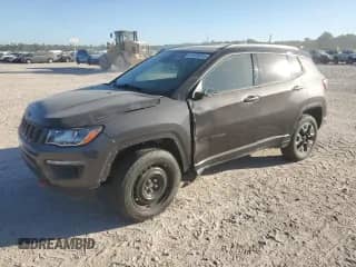 2018 Jeep Compass Trailhawk z VIN 3C4NJDDB0JT465677, wystawiony jako Copart lot #87439245 z przebiegiem 71 144 mil mil oraz Szkoda całkowita • Salvage title. Historia ofert i sprzedaży dostępna na DreamBid. Obrazek 1.