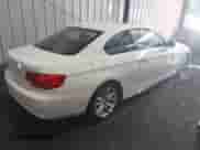 2012 BMW 3 Series 328i xDrive z VIN WBAKF5C58CE657743, wystawiony jako IAAI lot #42216021 z przebiegiem 171 065 mil mil oraz . Historia ofert i sprzedaży dostępna na DreamBid. Obrazek 4.