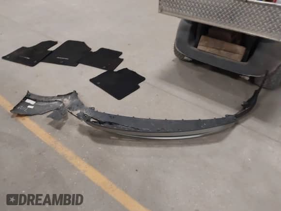 2019 Hyundai Santa Fe SE with VIN KM8SMDHF9KU303234, listed as a IAAI auction lot 42307110 with 63,202 mi miles and . Bid and sale history available at DreamBid. Image 12.