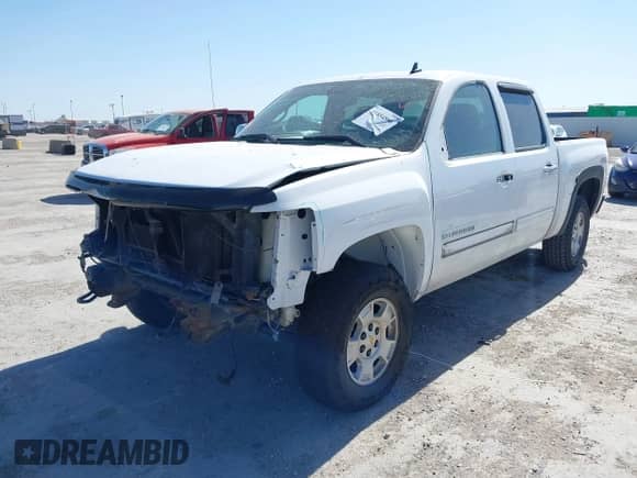 2011 Chevrolet Silverado 1500 LS z VIN 3GCPKREA7BG355387, wystawiony jako IAAI lot #41854866 z przebiegiem 169 332 mil mil oraz . Historia ofert i sprzedaży dostępna na DreamBid. Obrazek 17.
