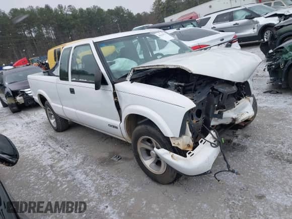 1999 Chevrolet S-10 LS with VIN 1GCCS1948XK139178, listed as a IAAI auction lot 41624173 with 332,991 mi miles and . Bid and sale history available at DreamBid. Image 1.