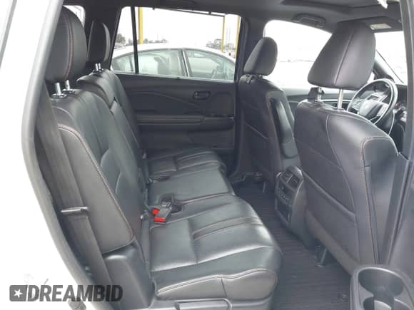 2022 Honda Pilot TrailSport with VIN 5FNYF6H8XNB082116, listed as a IAAI auction lot 42100968 with 31,697 mi miles and . Bid and sale history available at DreamBid. Image 8.