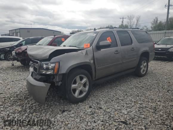 2008 Chevrolet Suburban 2LT z VIN 3GNFK16398G145208, wystawiony jako Copart lot #54560765 z przebiegiem Nie podano mil oraz Czysty tytuł • Clean title. Historia ofert i sprzedaży dostępna na DreamBid. Obrazek 1.