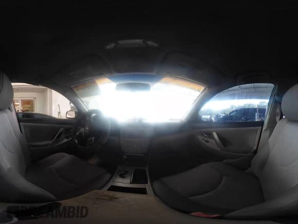 2008 Toyota Camry LE z VIN 4T1BE46K88U219881, wystawiony jako IAAI lot #43154636 z przebiegiem 203 834 mil mil oraz . Historia ofert i sprzedaży dostępna na DreamBid. Obrazek 18.